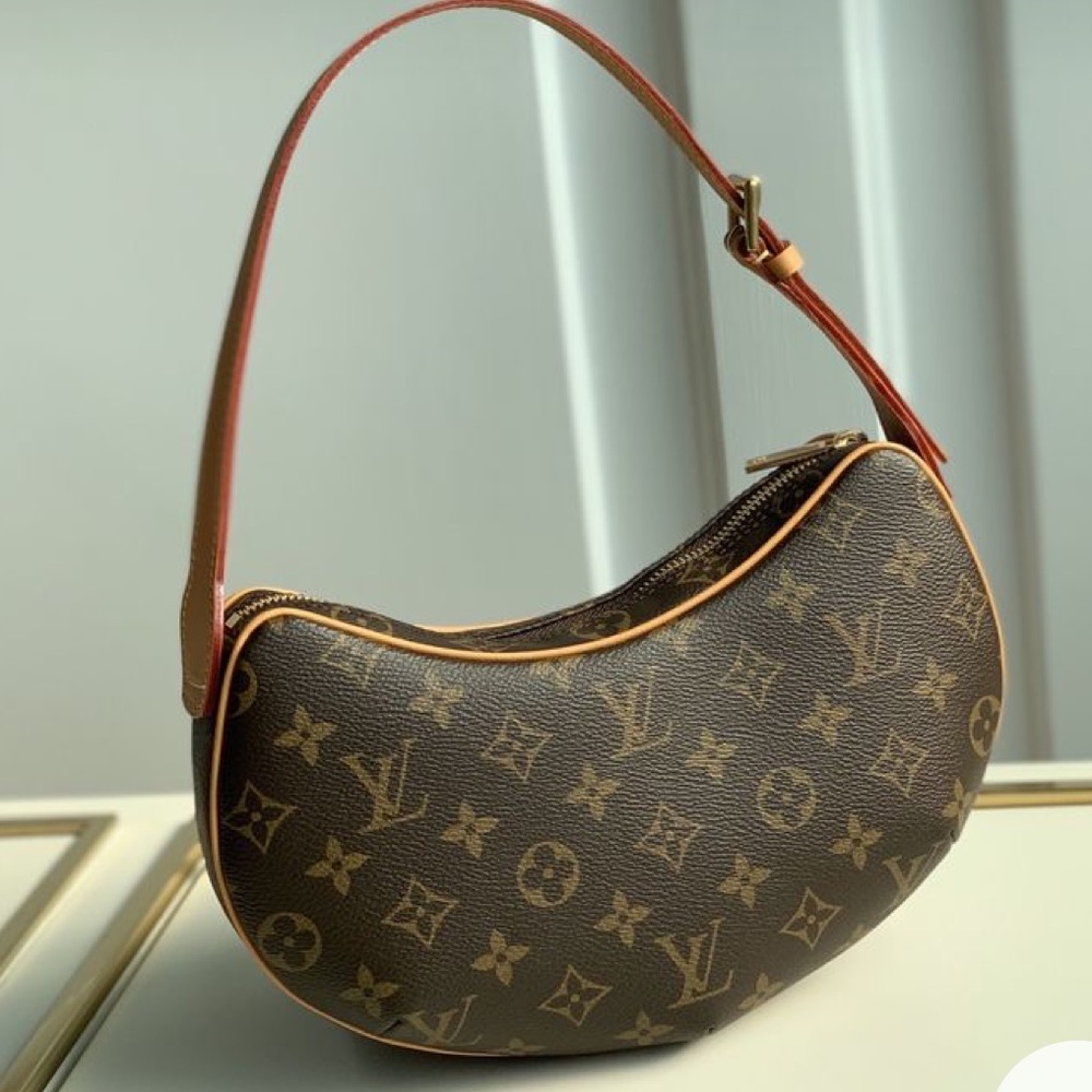 ISO Louis Vuitton Croissant Bag
